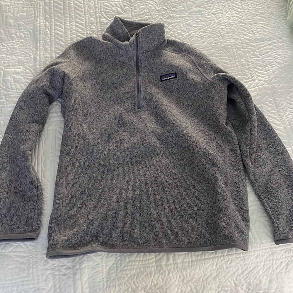 Patagonia 1/4 zip. Like new. Women’s size L